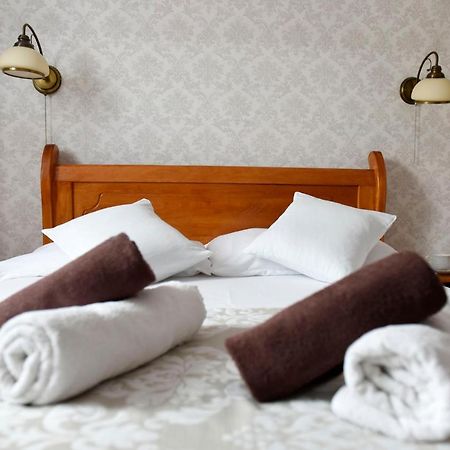 Hotel Sniezka Krosno Exteriér fotografie