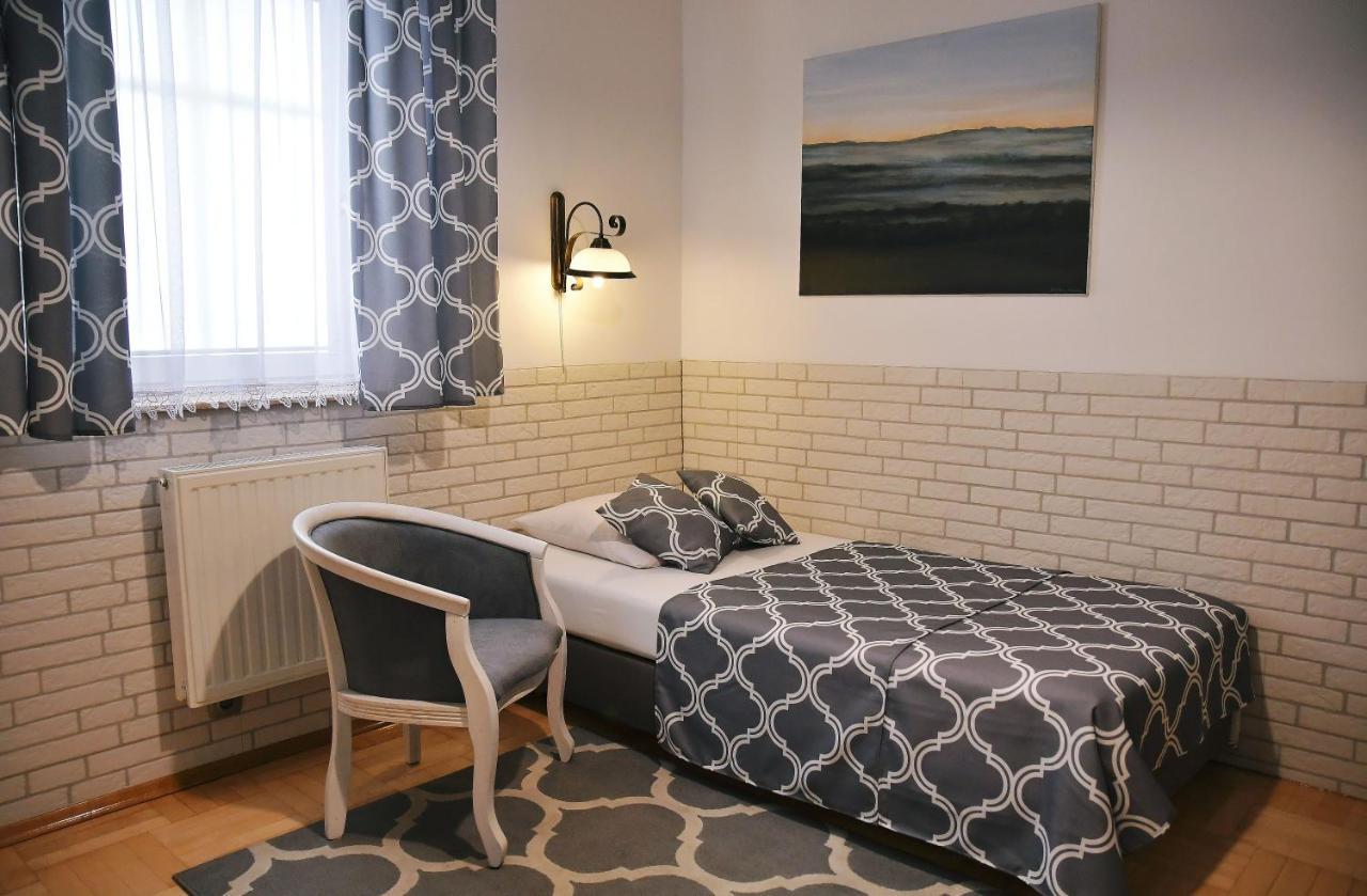 Hotel Sniezka Krosno Exteriér fotografie