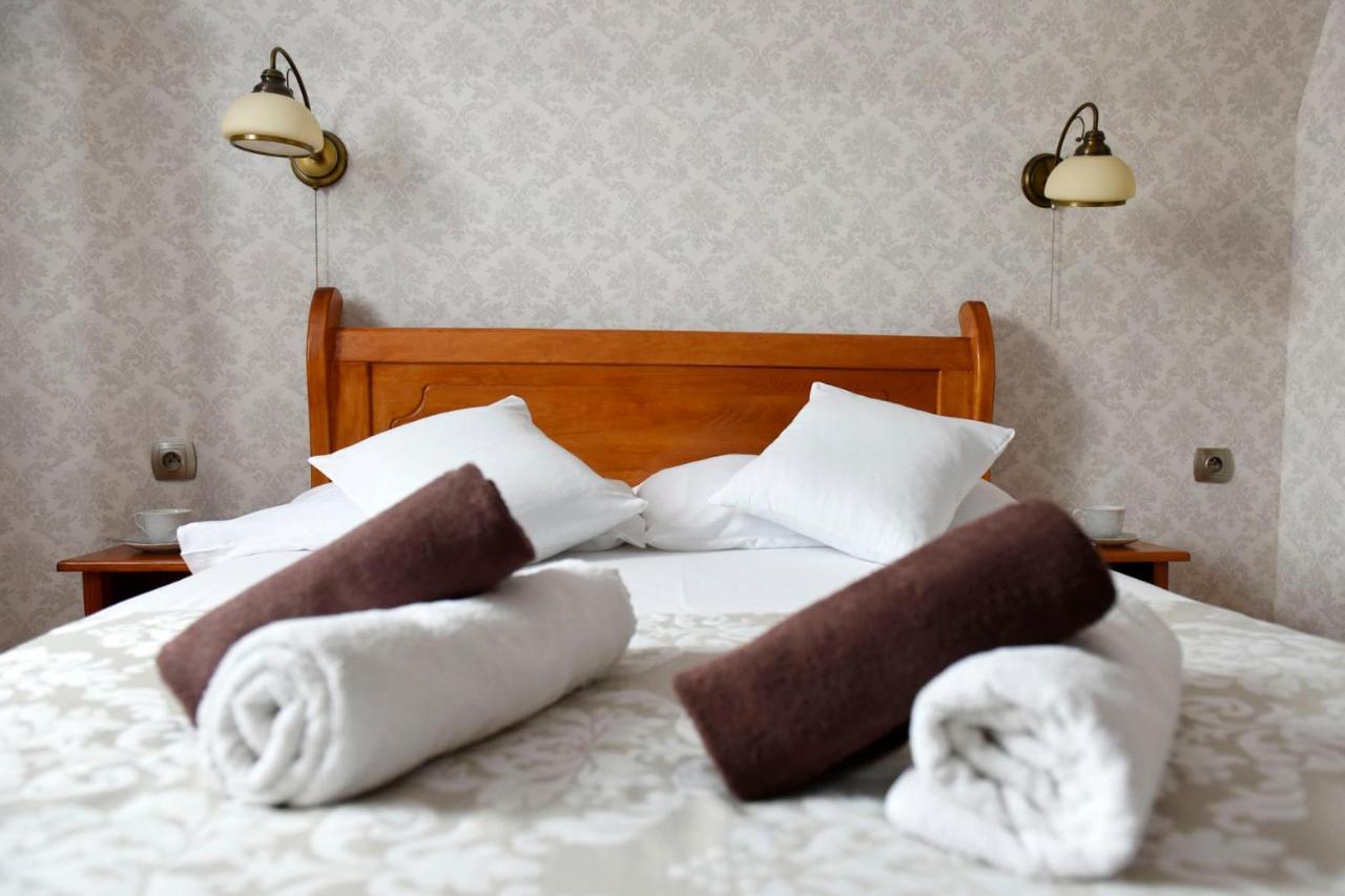 Hotel Sniezka Krosno Exteriér fotografie