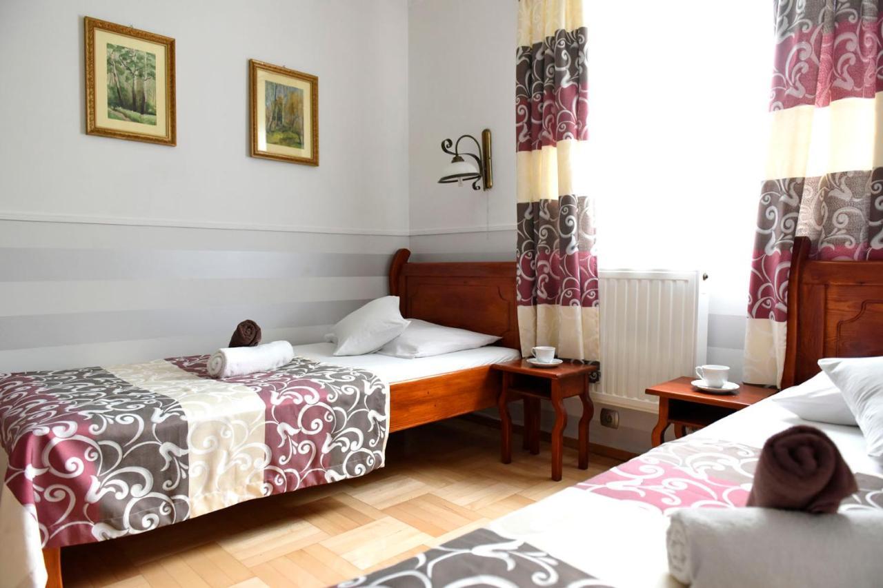 Hotel Sniezka Krosno Exteriér fotografie