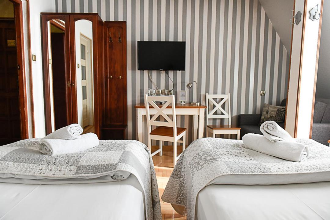 Hotel Sniezka Krosno Exteriér fotografie