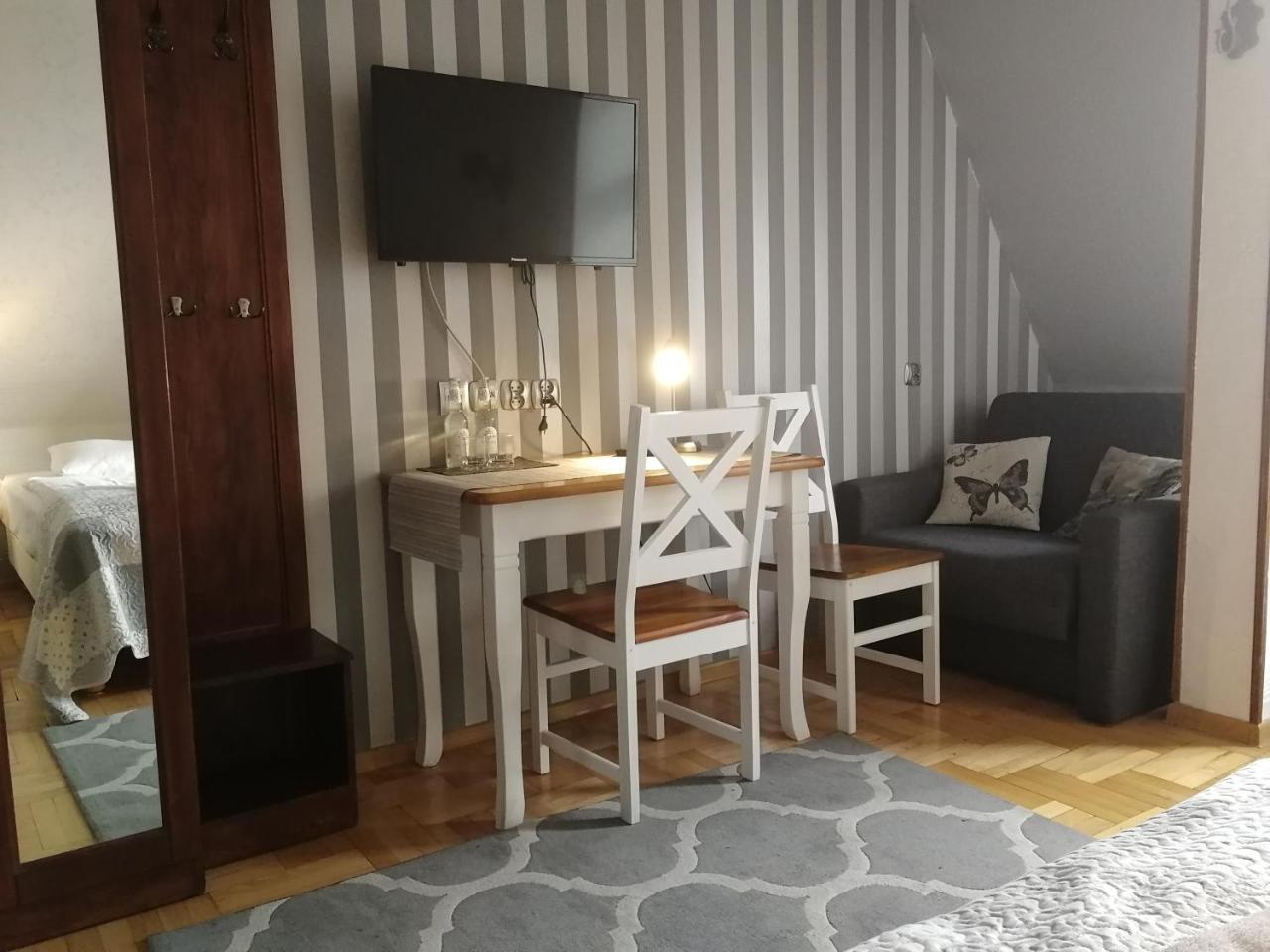 Hotel Sniezka Krosno Exteriér fotografie